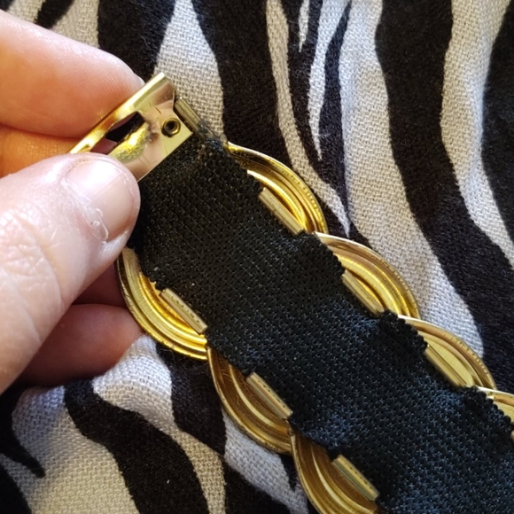 Vintage Brass Medallion Stretchy Statement Belt 25"-35" - Picture 5 of 8